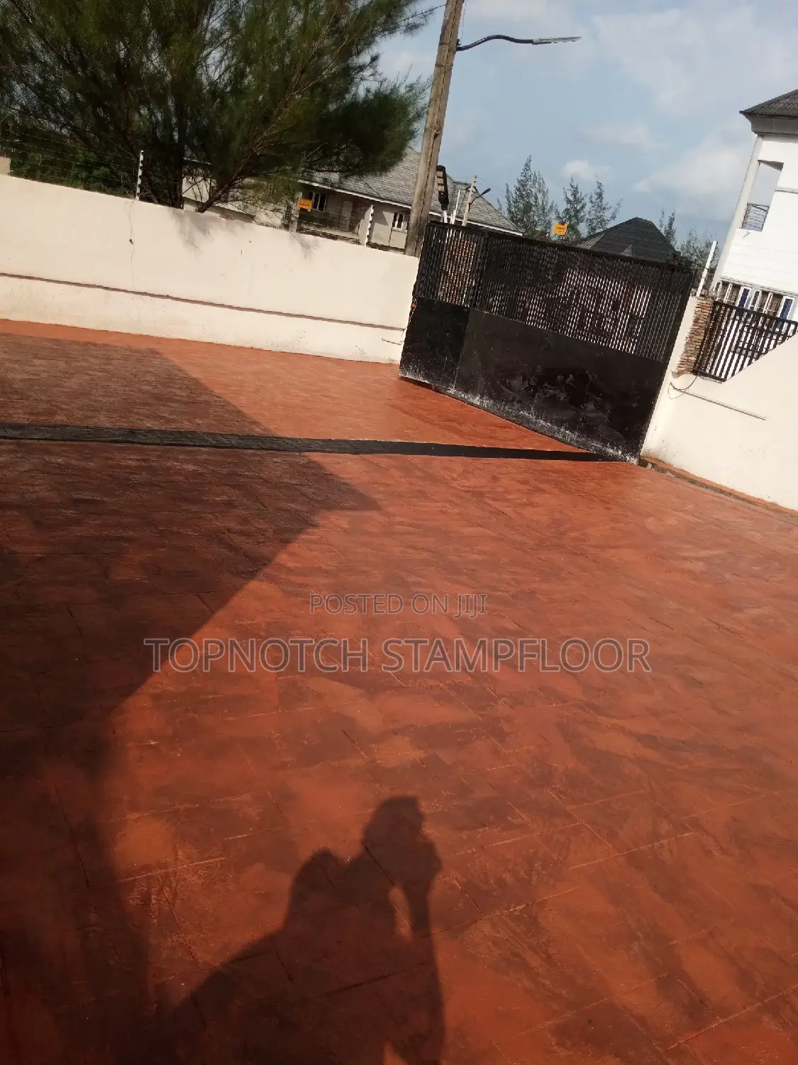 Concrete in a Modern Floor-Design