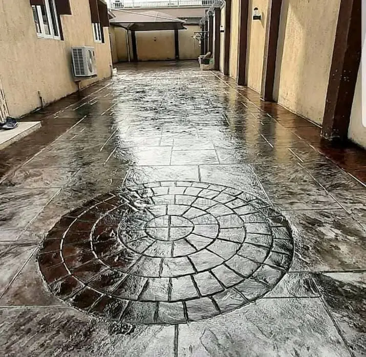 Unique Floor Design Does Not Grow Grass
