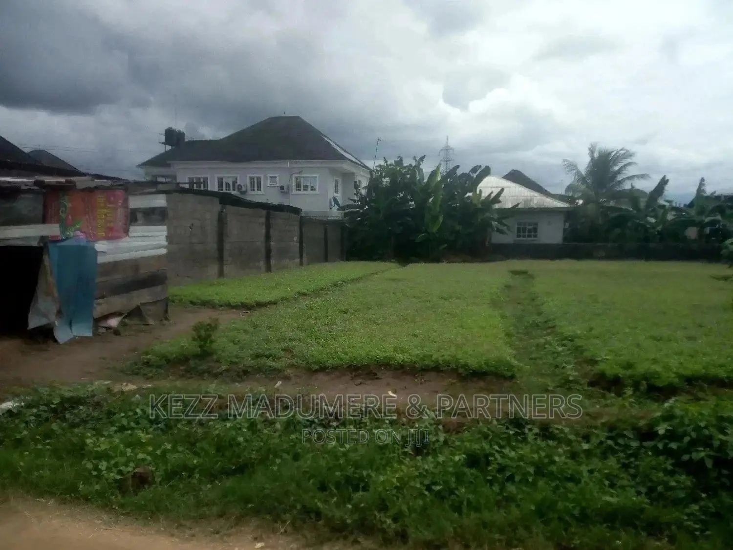 Land for Sale Inside an Estate