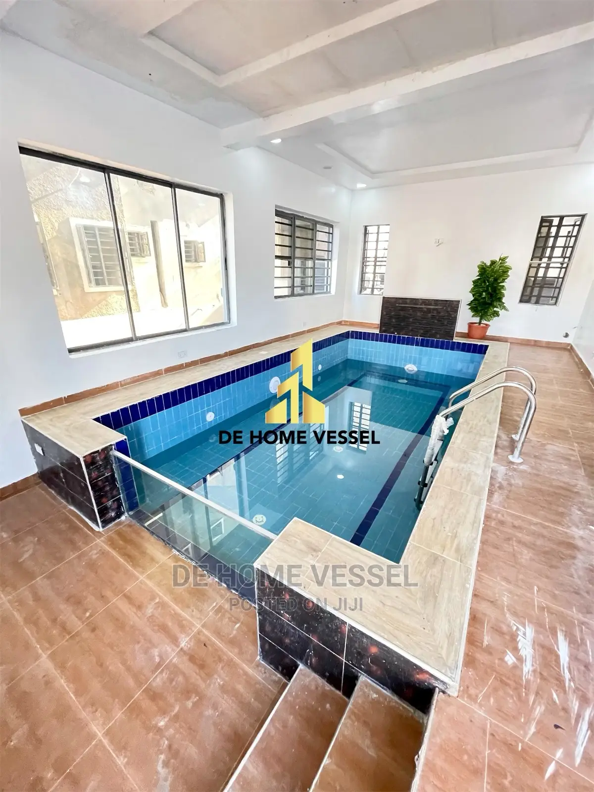 5bdrm Duplex in Chevron for Sale