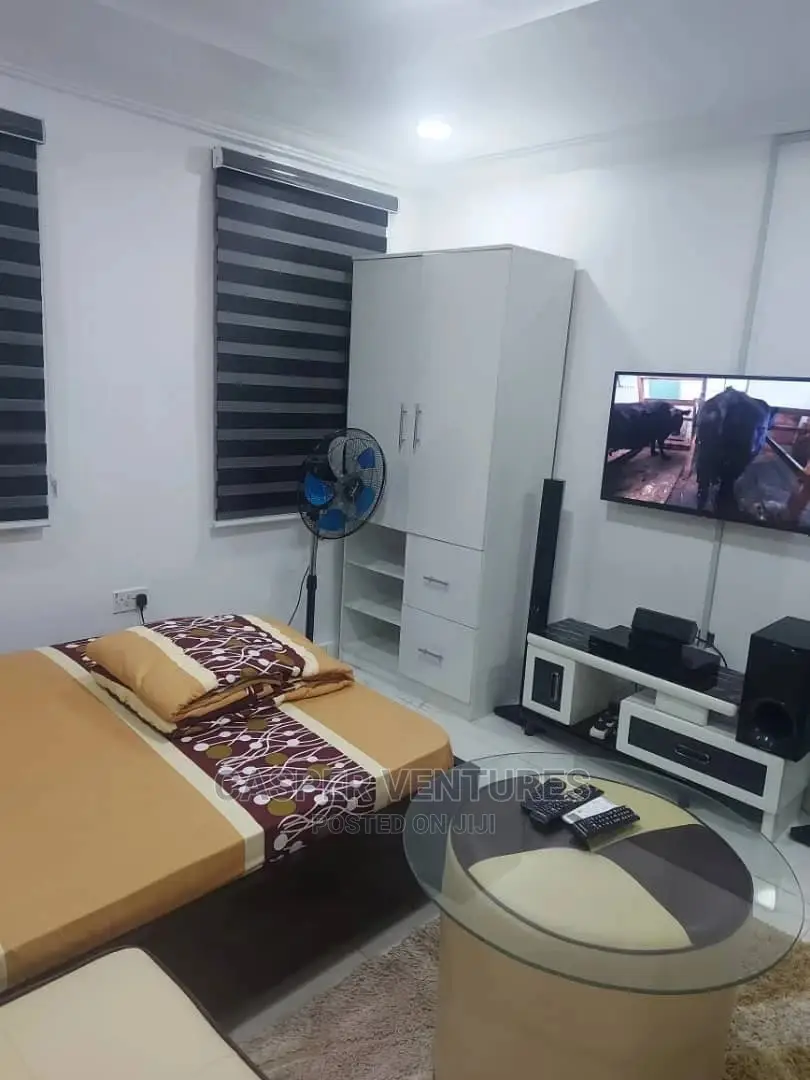 Stylish Studio Apartment in Lekki for Short Let