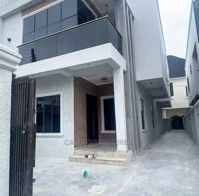 Stylish Studio Apartment in Lekki for Short Let