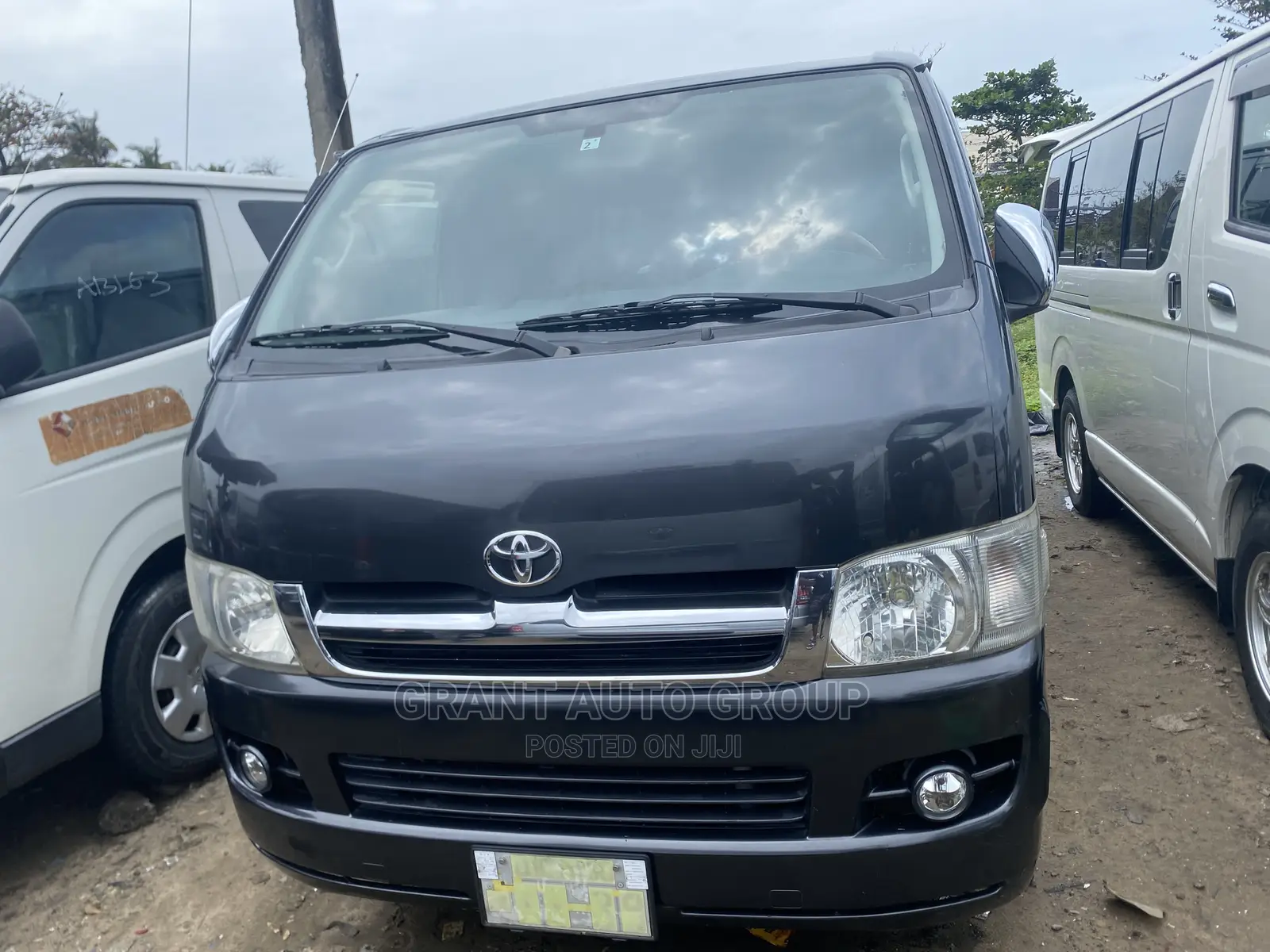 Toyota HiAce 2010 Black