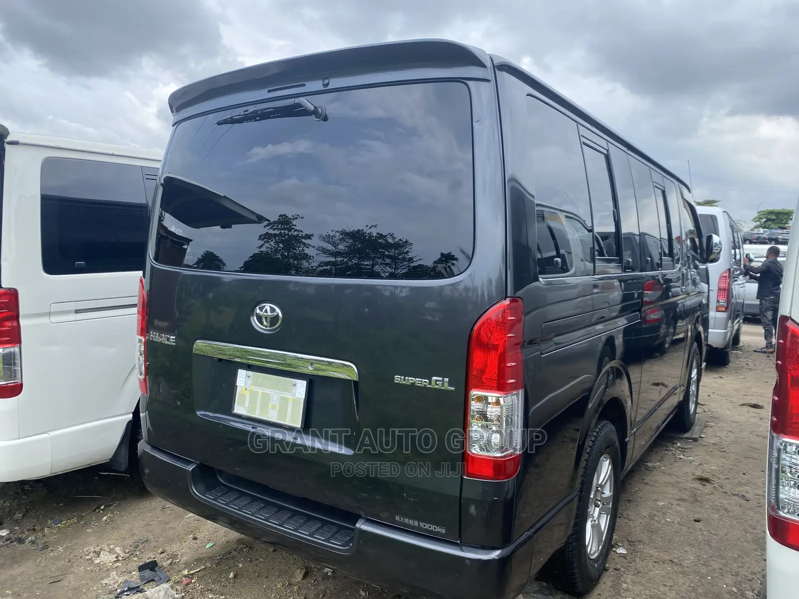 Toyota HiAce 2010 Black
