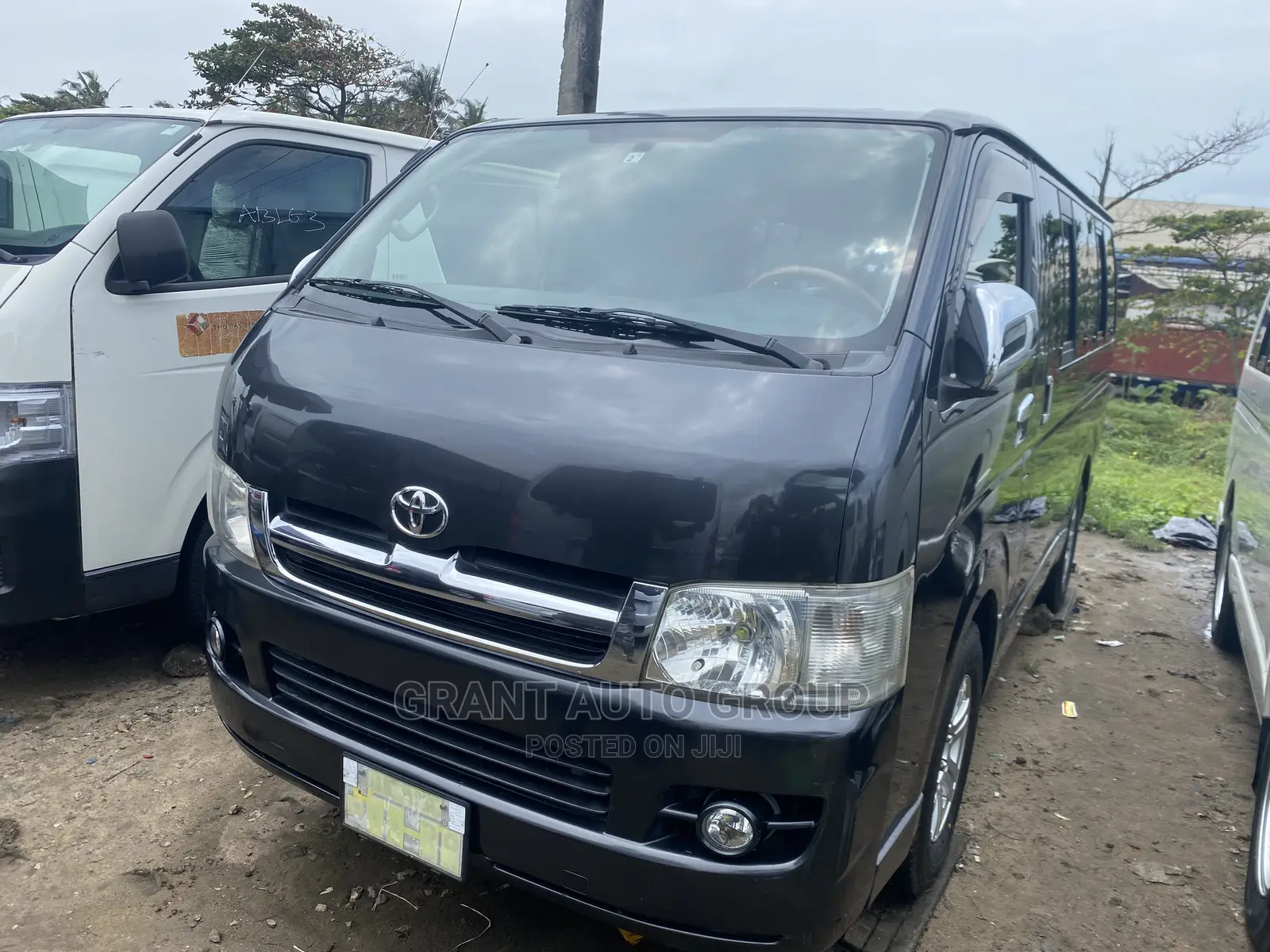 Toyota HiAce 2010 Black
