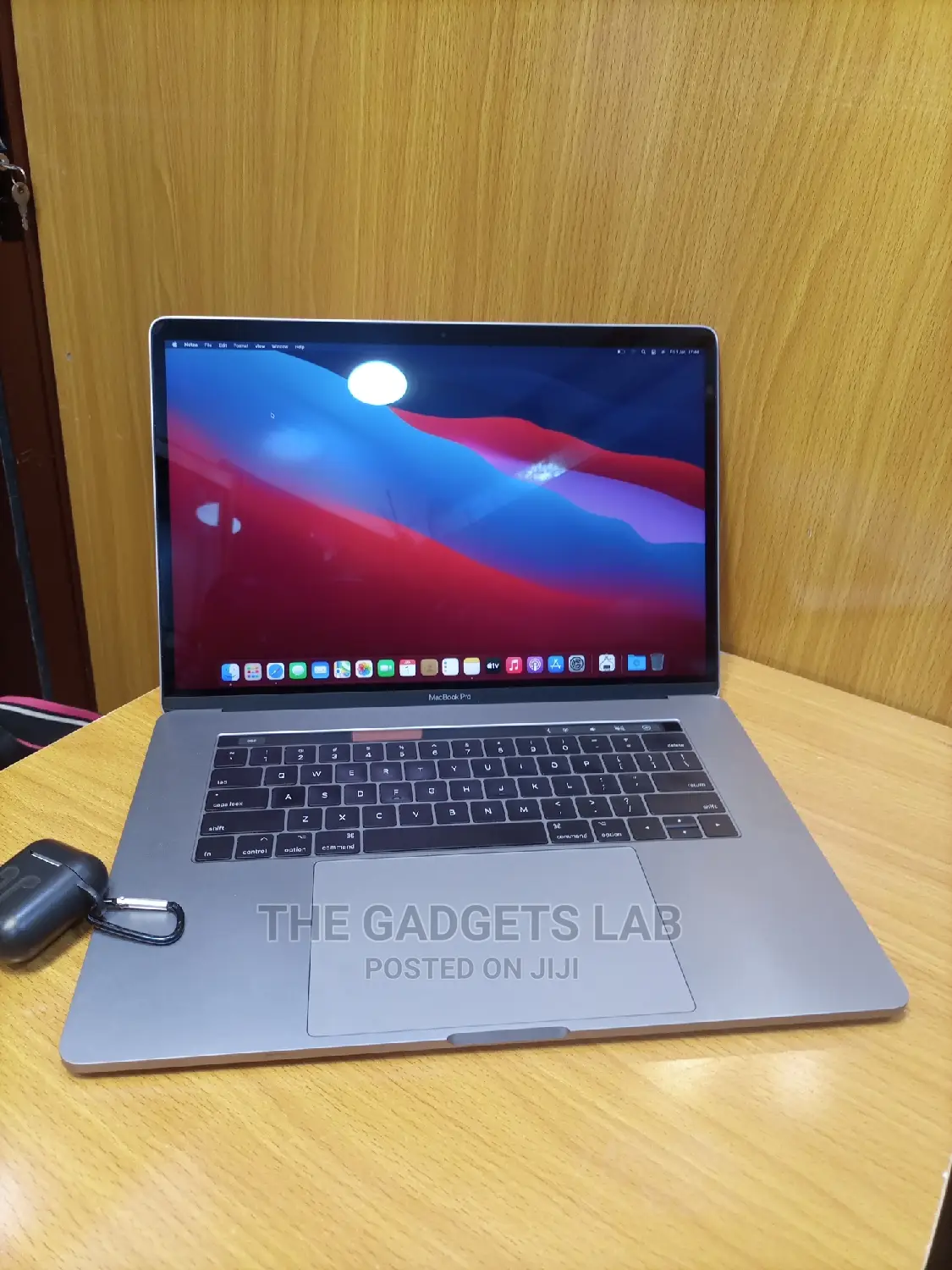 Laptop Apple MacBook Pro 2017 16GB Intel Core i7 SSD 512GB