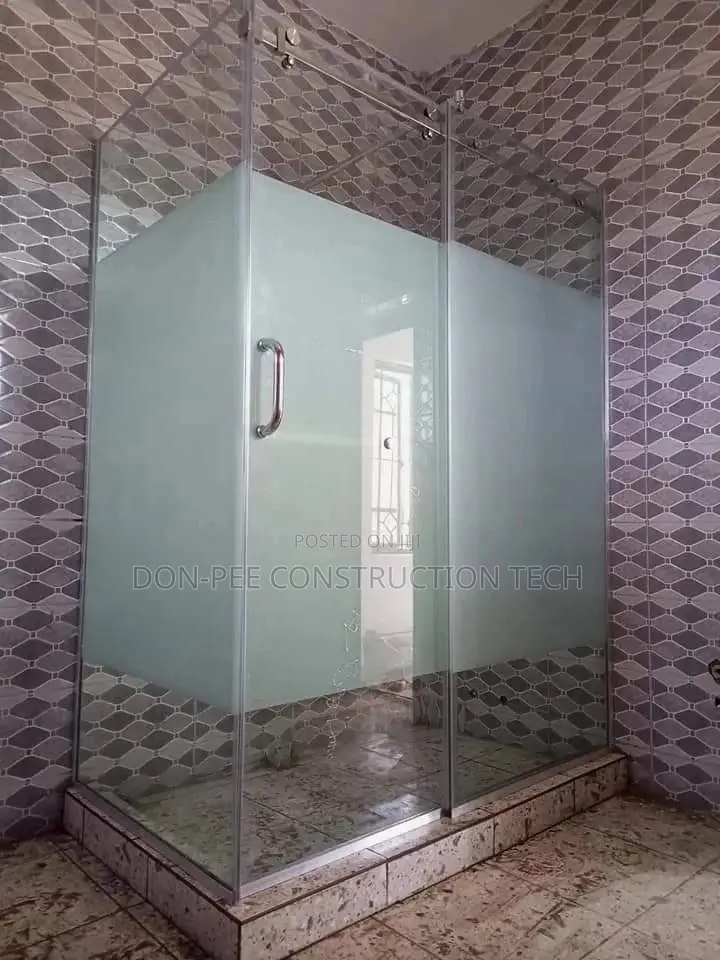 Clear Glass Shower Cubicle