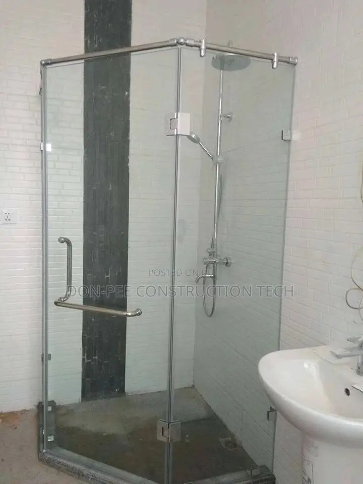 Clear Glass Shower Cubicle