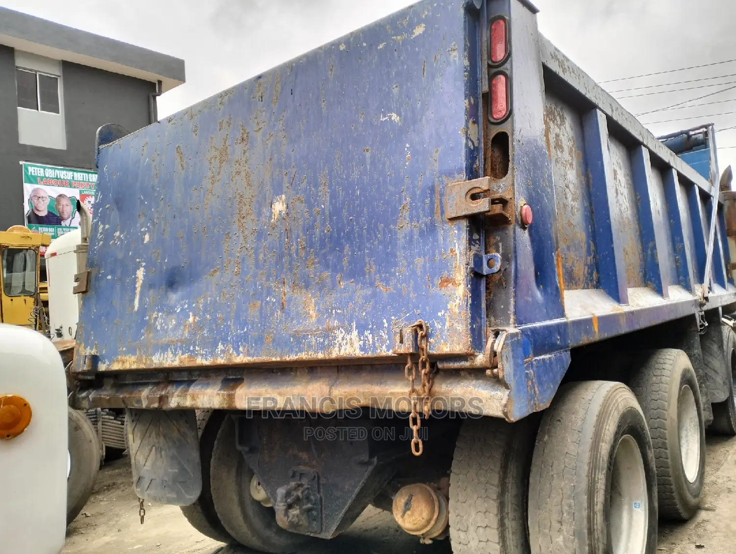 Mack CH Truck 2004 With Bucket