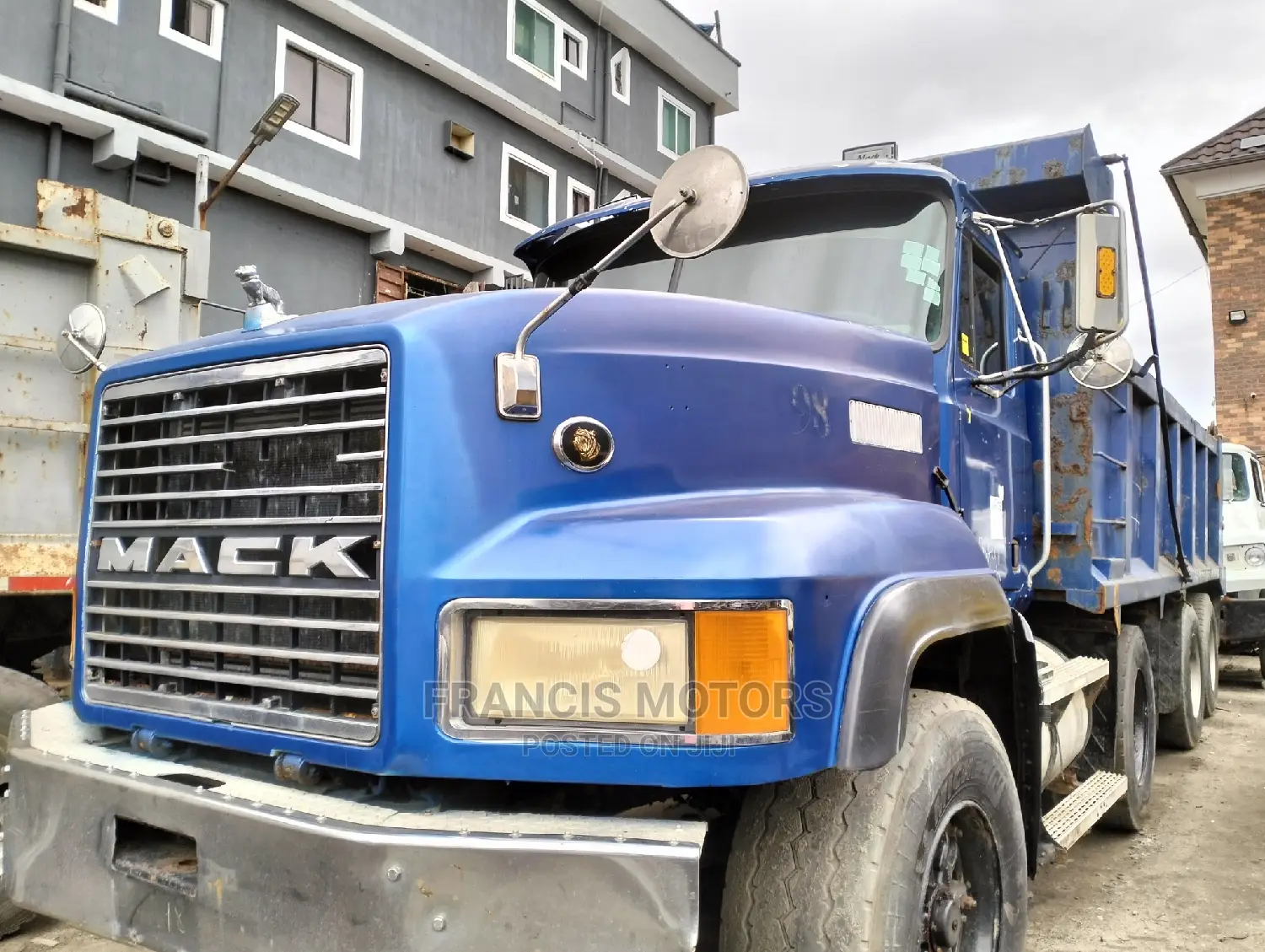Mack CH Truck 2004 With Bucket