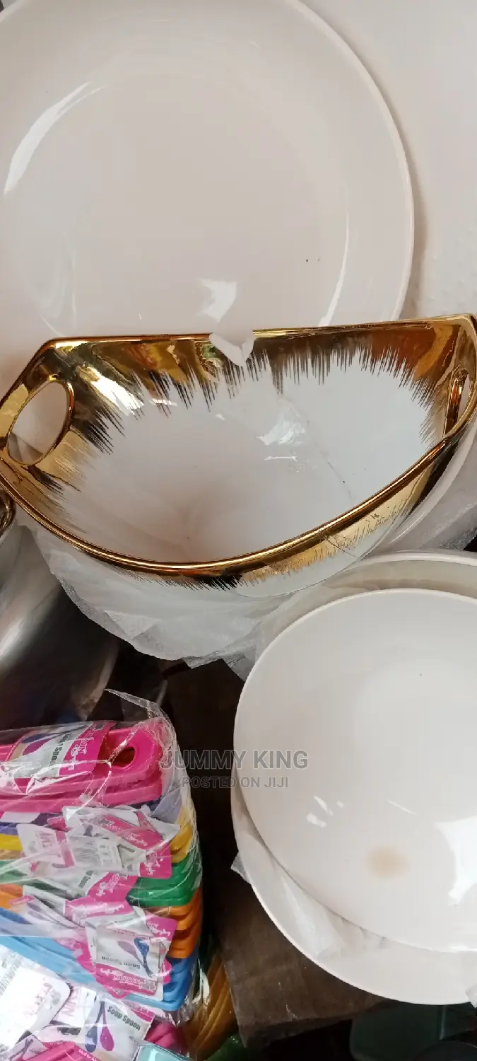 Gold Inlay Edge Glass Food Serving Plate