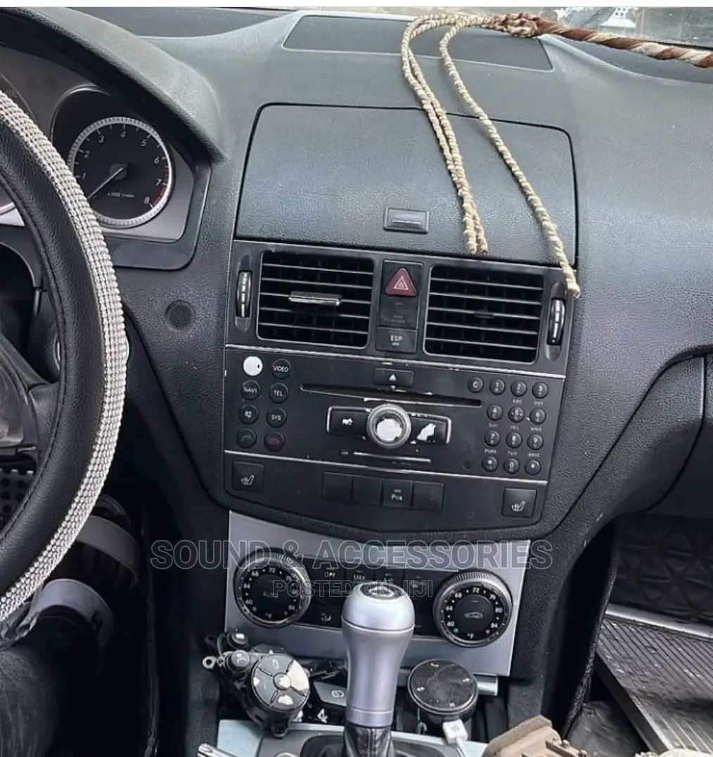 Mercedes Benz Android Screen C300 W204 2007-2011 With Reverse Camera.