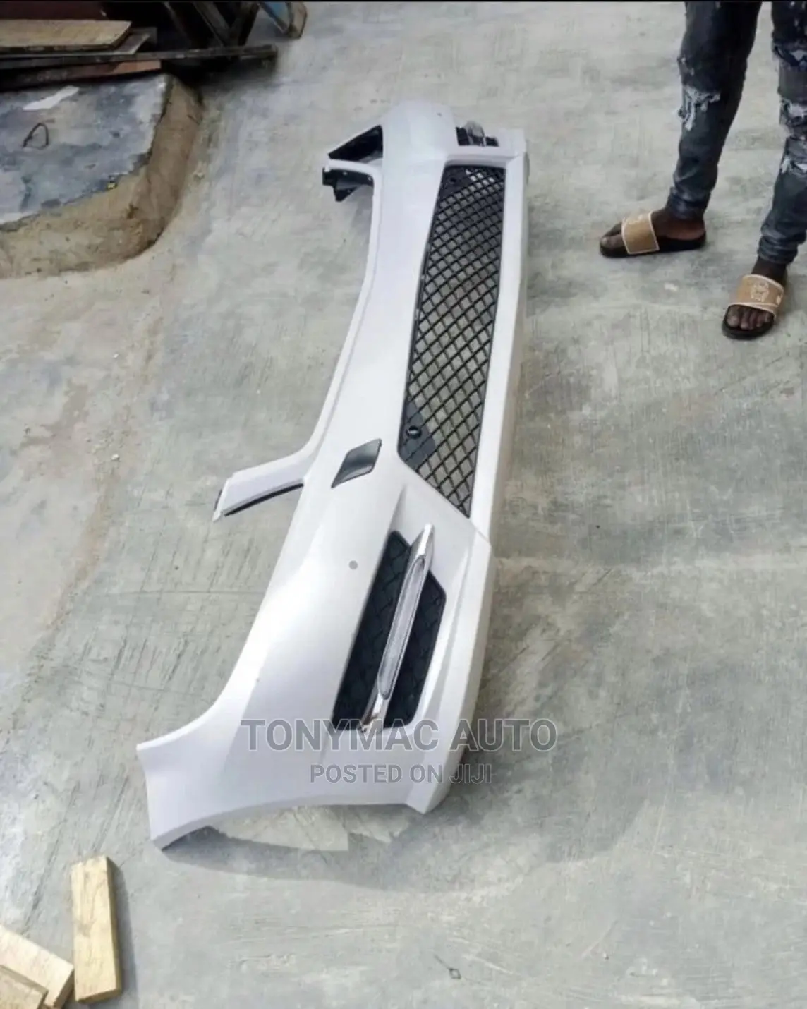 Mercedes-Benz C300 W204 Front Bumper