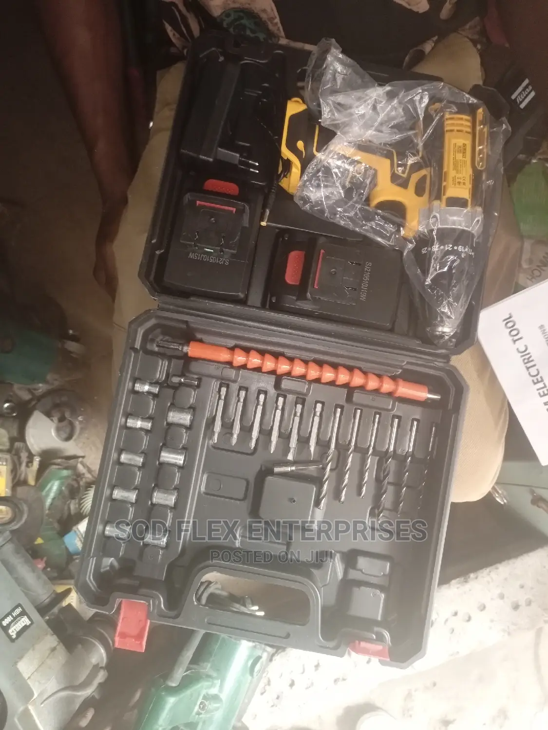 36 Volt De Walt Cordless Drill and Screw Machine