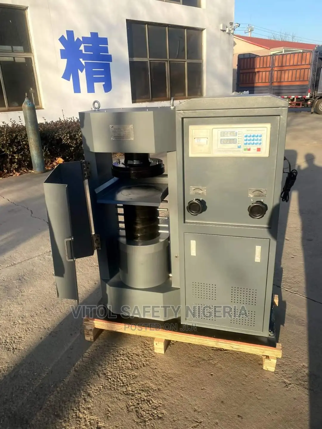 3000KN Fully Automated Compression Testing Machine