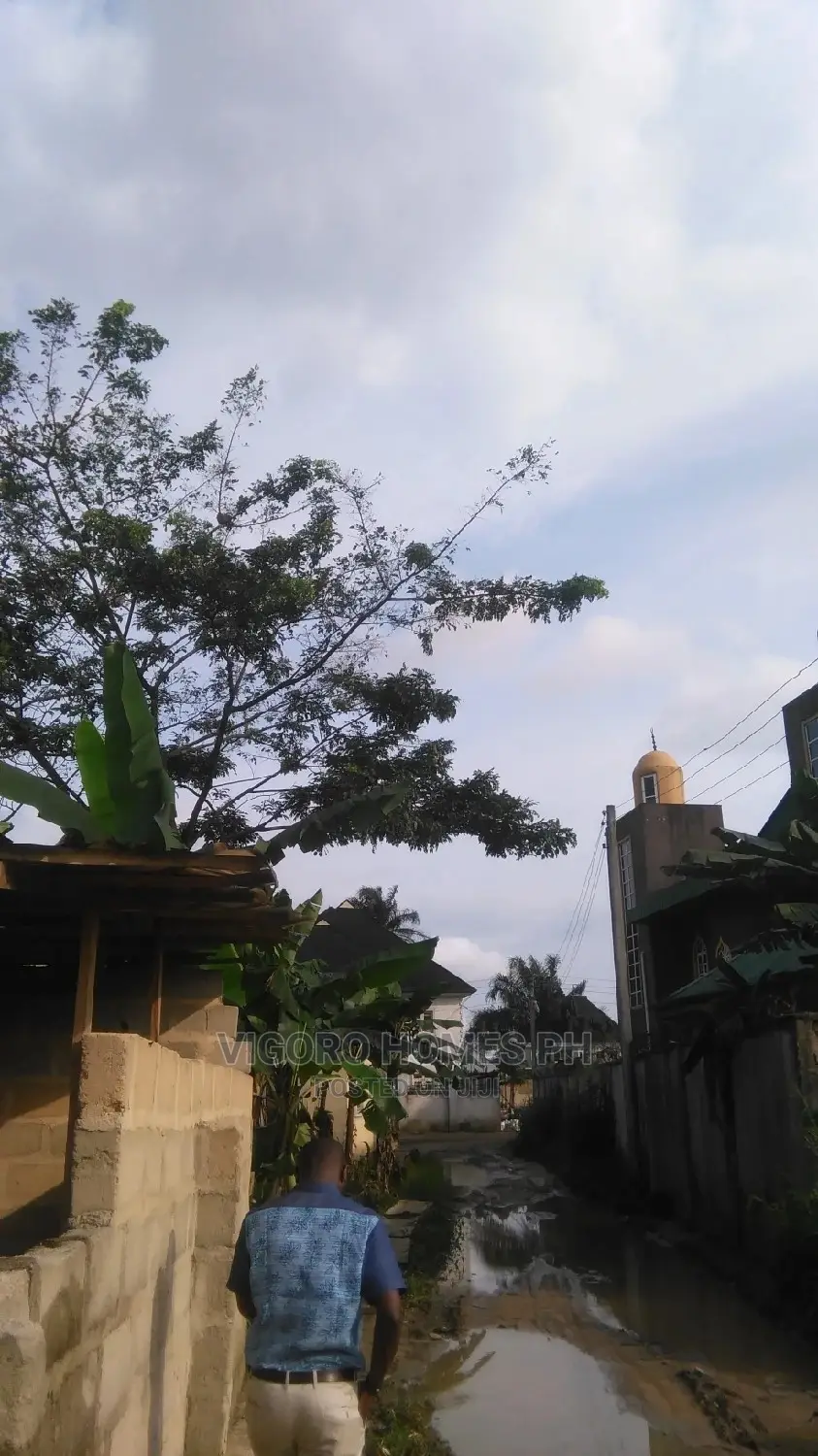 A Buy and Sell Land