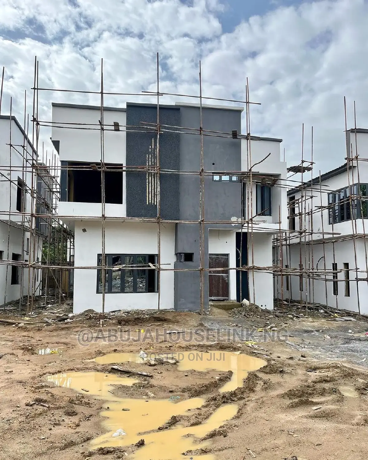 5bdrm Duplex in Guzape Abuja for sale