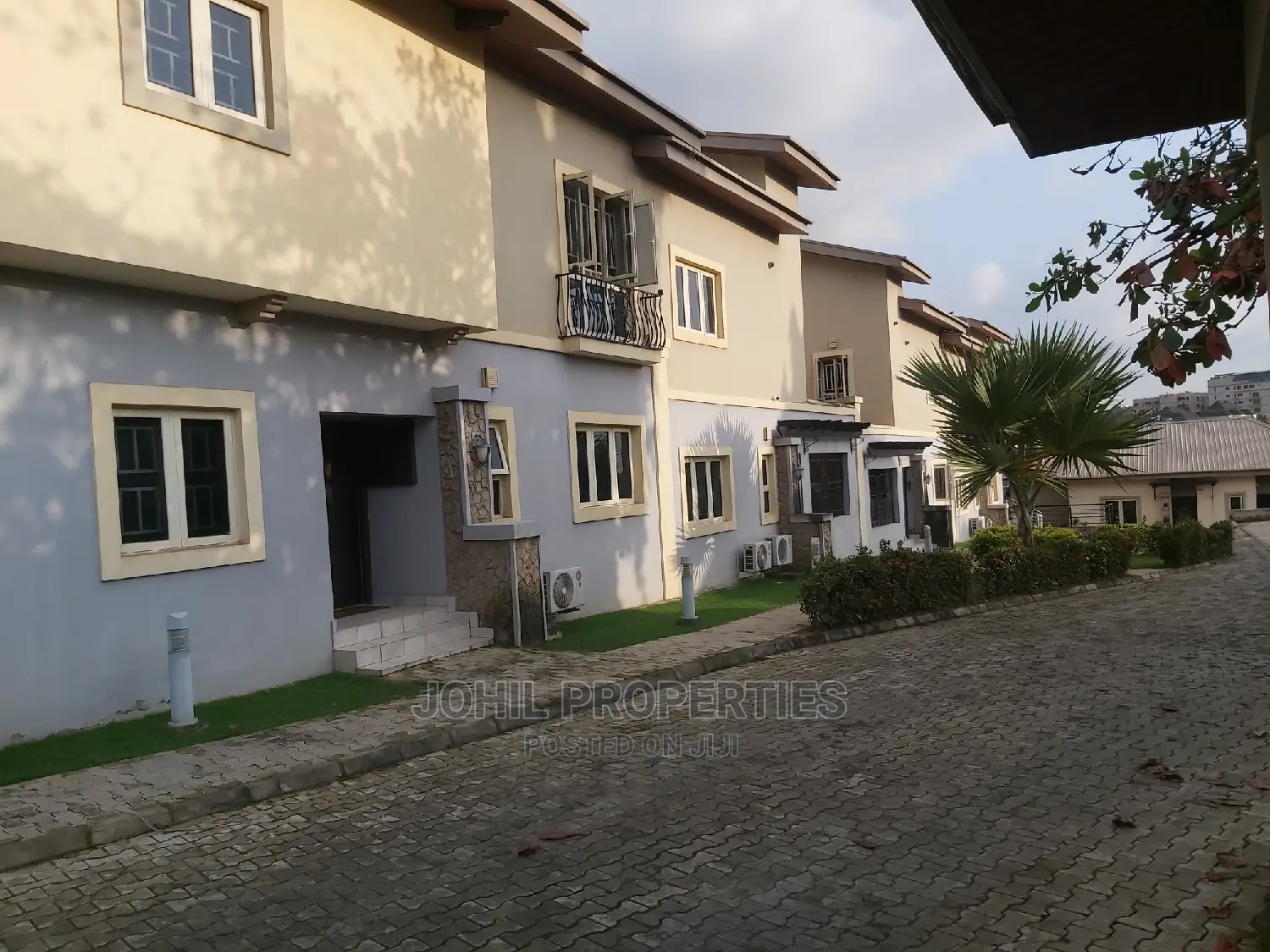 Furnished 3bdrm Duplex in Asokoro for rent