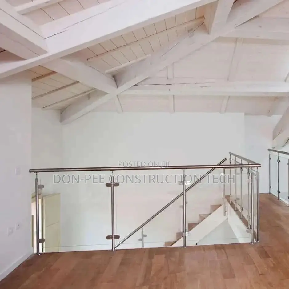 Plane Glass Rail