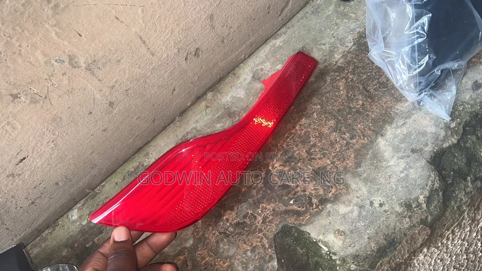 Back Bumber Reflector 2018 Honda CR-V