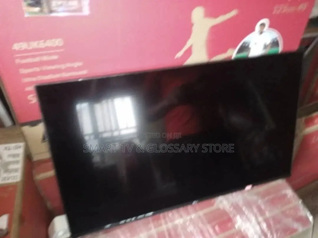 Frameless Smart LG 49" TV