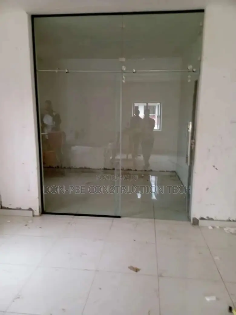 Clean Glass Door