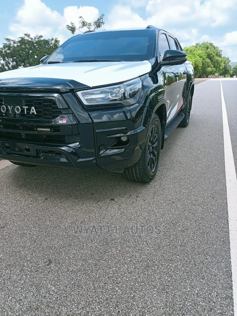 New Toyota Hilux 2022 Black