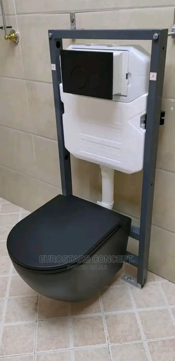 England Black Wall Hug
