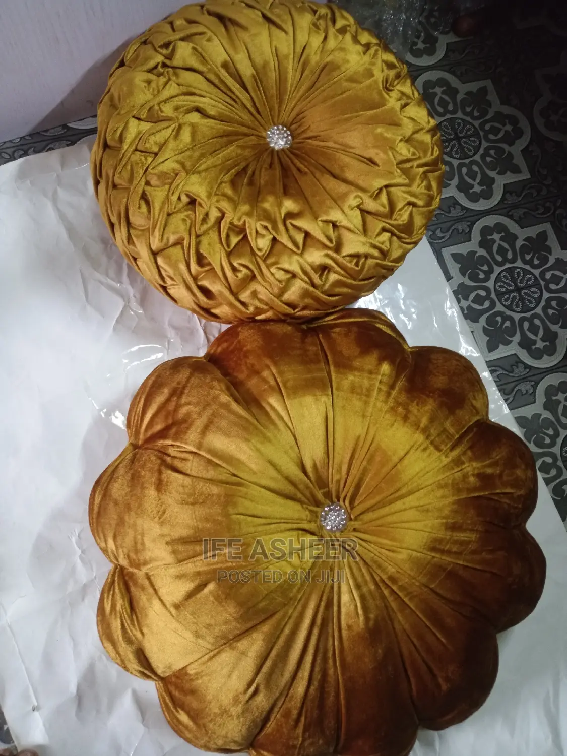 Exotic and Unique Designs Throw Pillows 003 - Gold