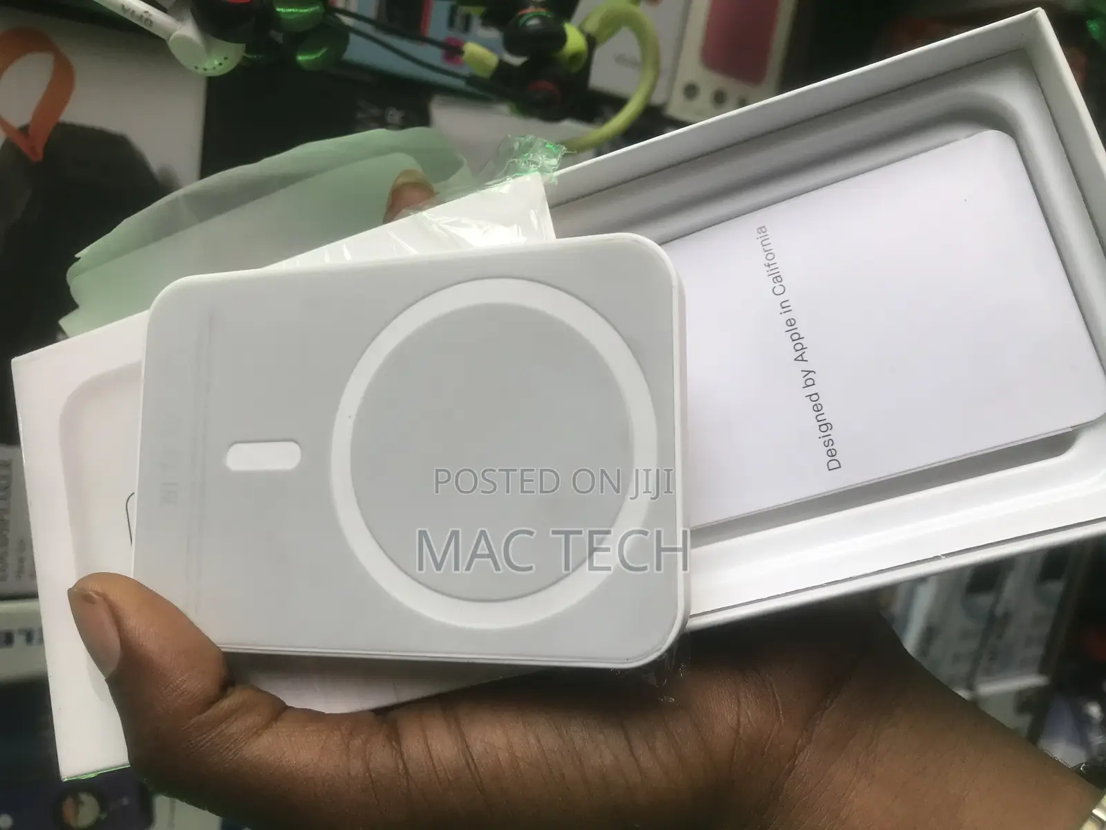 Apple Magsafe Power Bank.