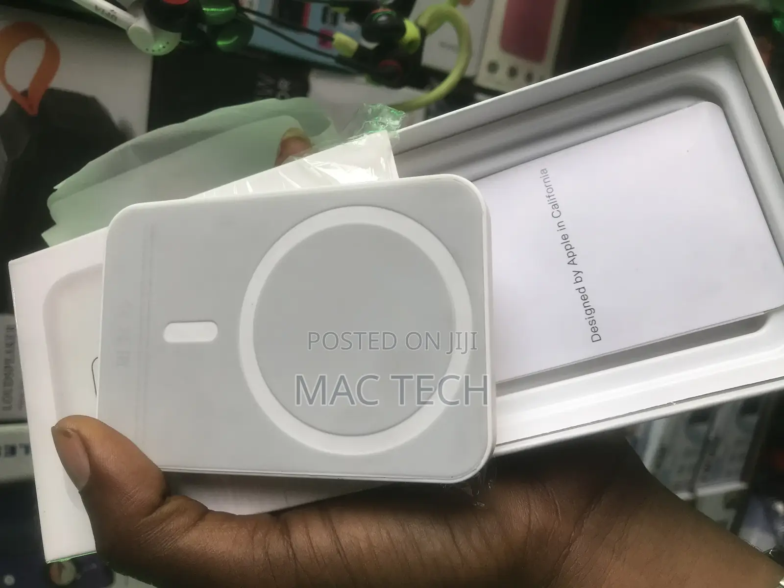 Apple Magsafe Power Bank.
