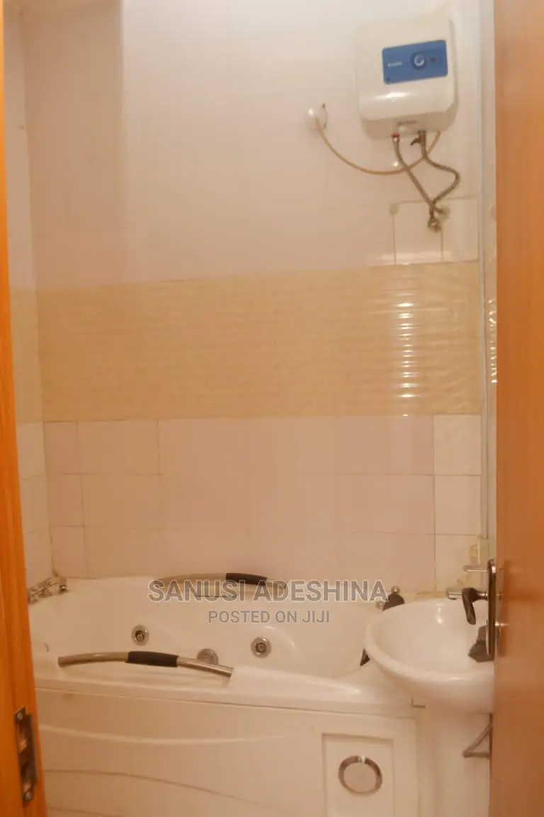 5bdrm Duplex in Efab Metropolitan, Gwarinpa for sale