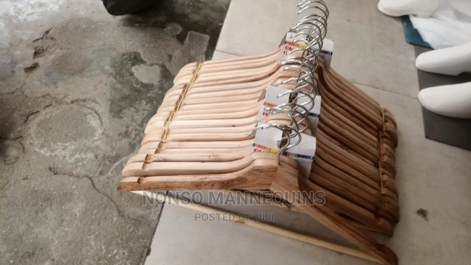 10pieces A Pack Wooden Clothes Hangers