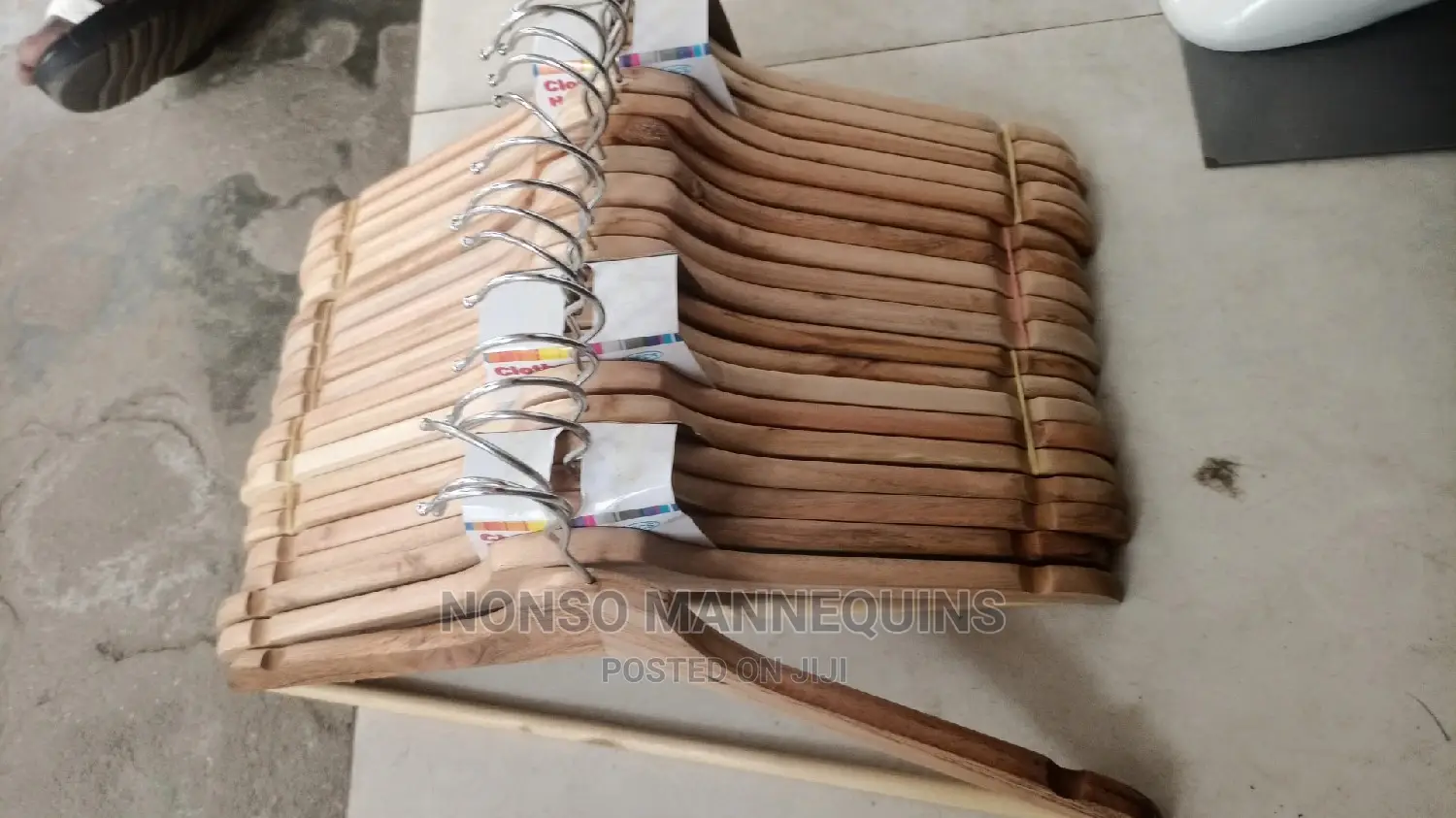 10pieces A Pack Wooden Clothes Hangers