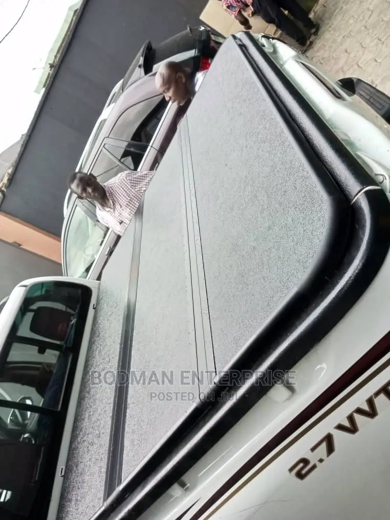 Boot Cover Fibber Folding for Toyota Hilux New Model