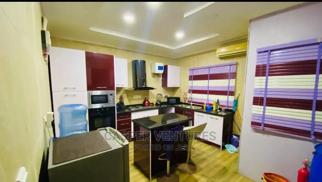 Sophisticated 2-Bedroom Apartment