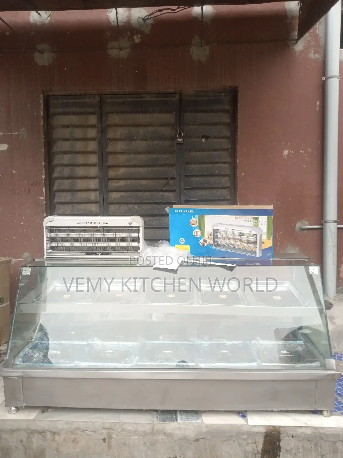 Food Warmer With Pest Killer