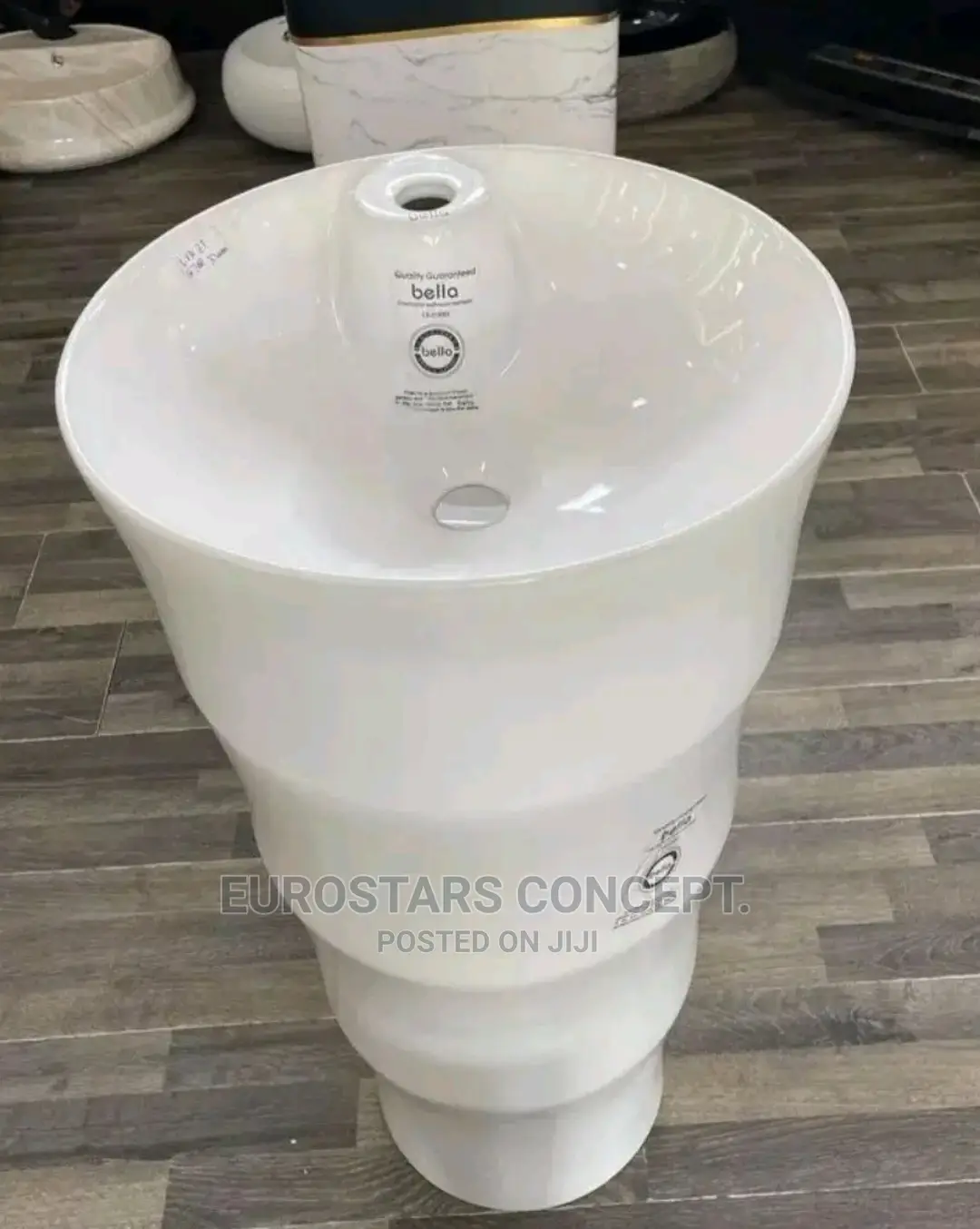 Free Standing Ceramic Washing Hand Basin