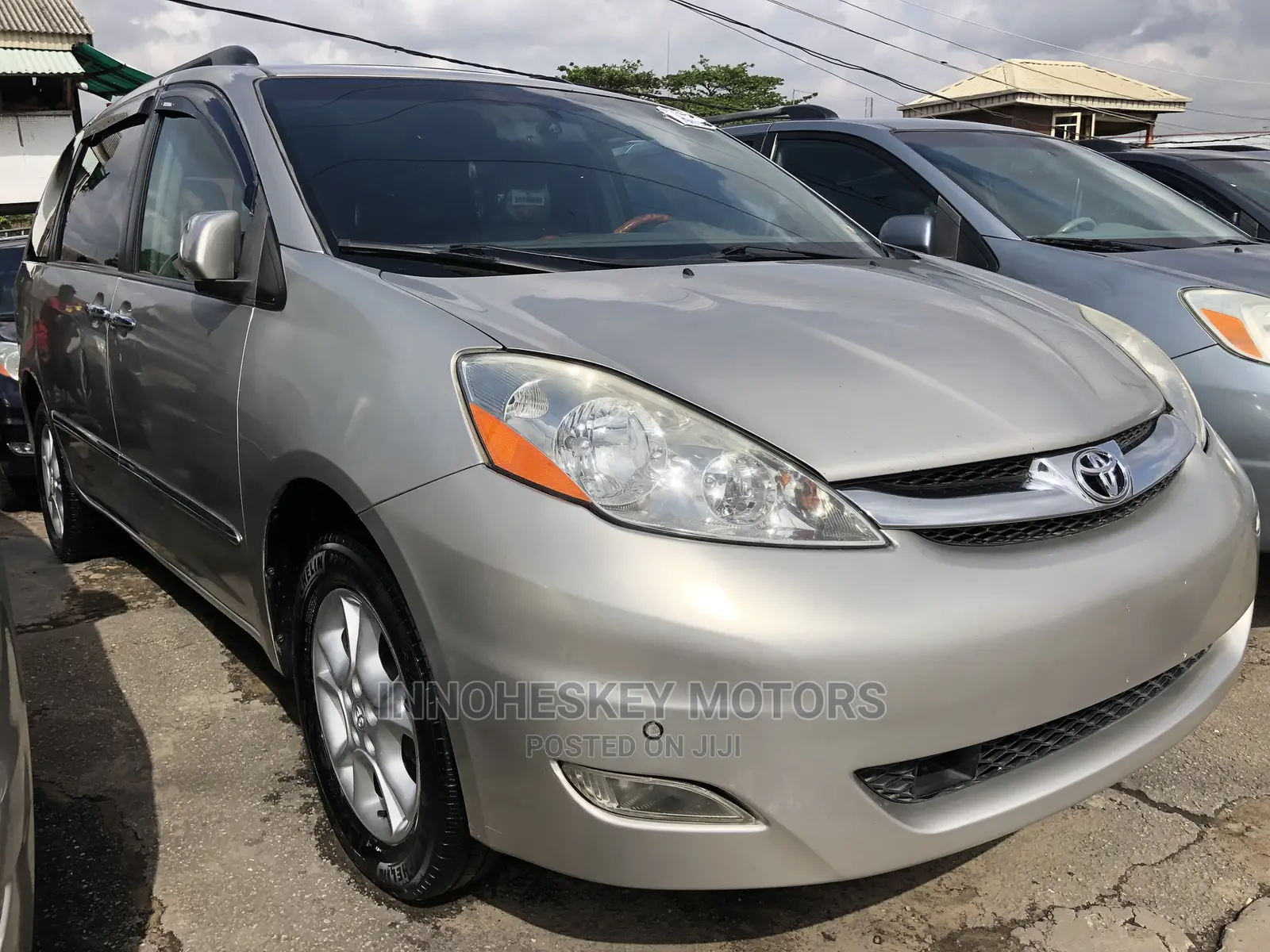 Toyota Sienna XLE Limited AWD 2006 Gold