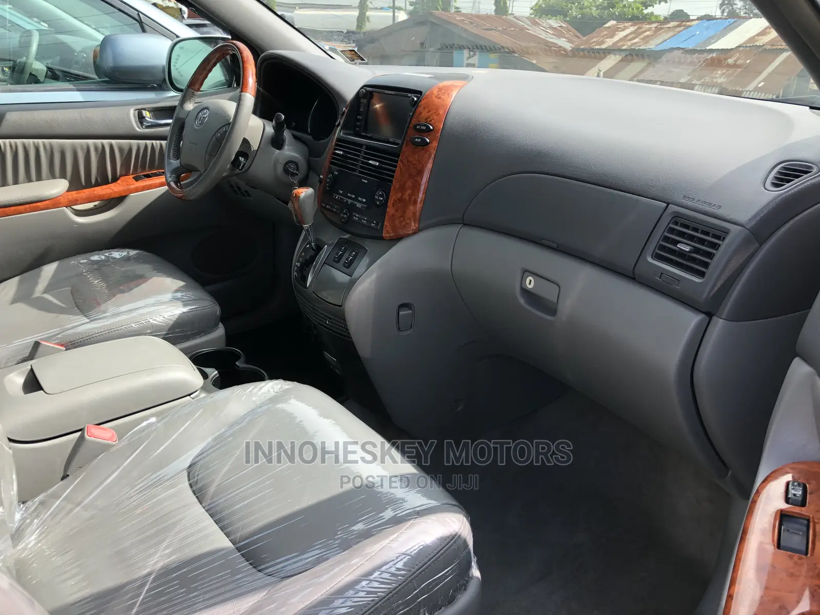 Toyota Sienna XLE Limited AWD 2006 Gold