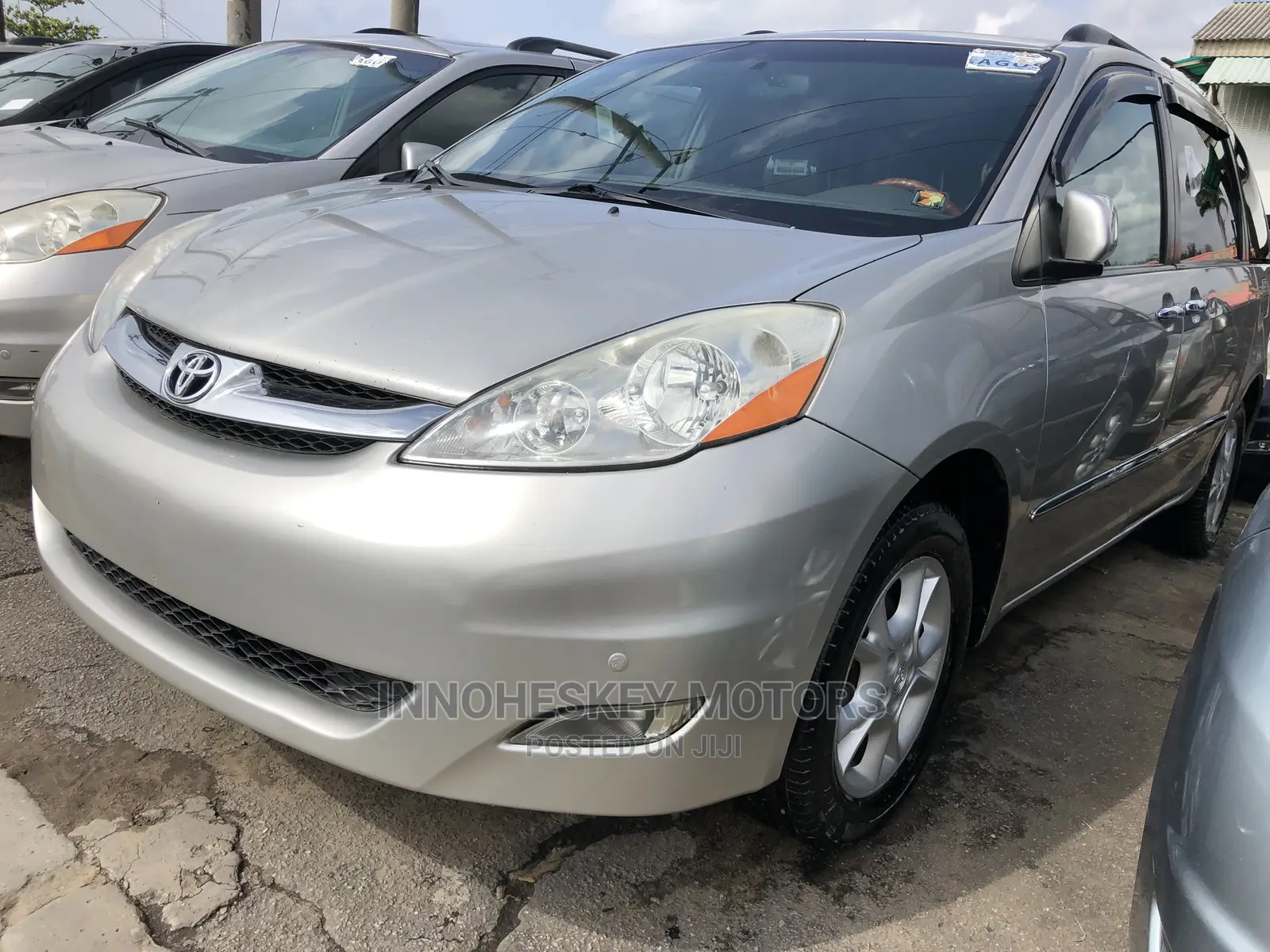 Toyota Sienna XLE Limited AWD 2006 Gold