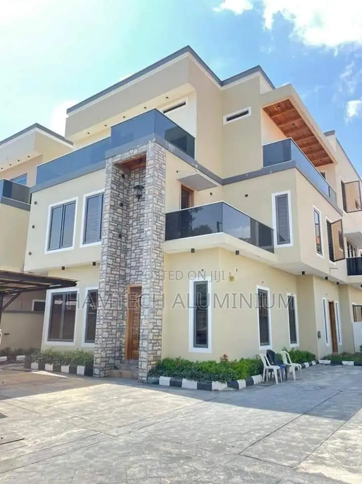 10mm Tinted Glass Railings and Windows