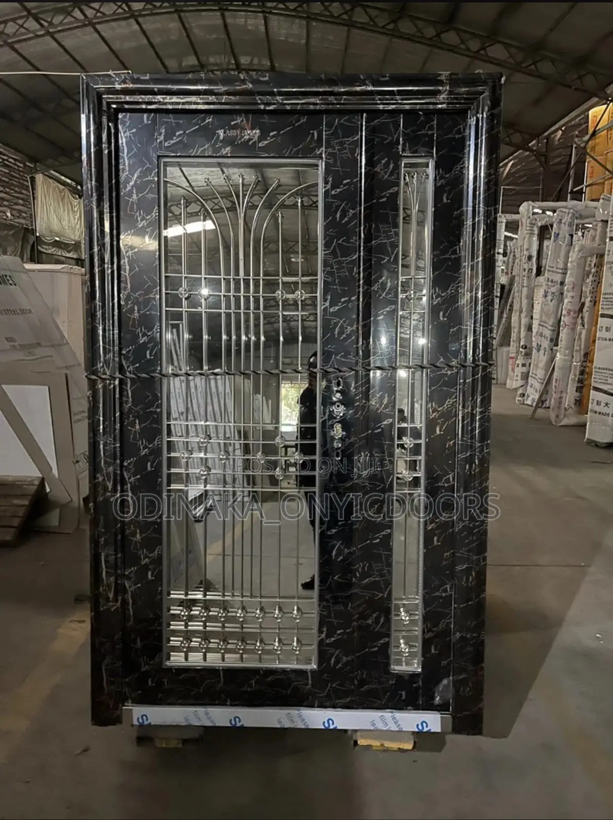 4ft Marble Black Glass Door (Shower Design)