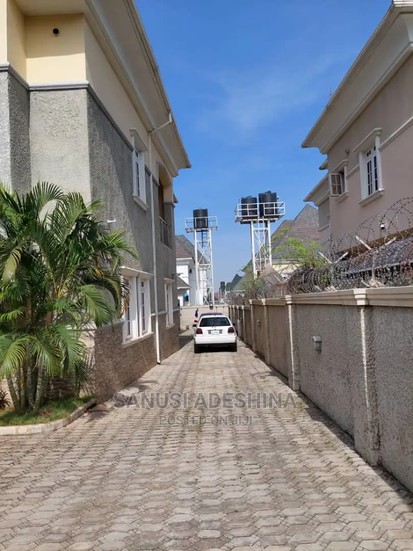 5bdrm Duplex in Efab Metropolitan, Gwarinpa for sale