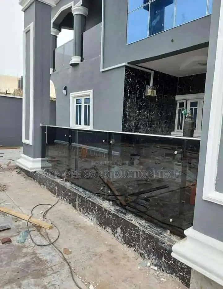Quality Tinted Glass Rail