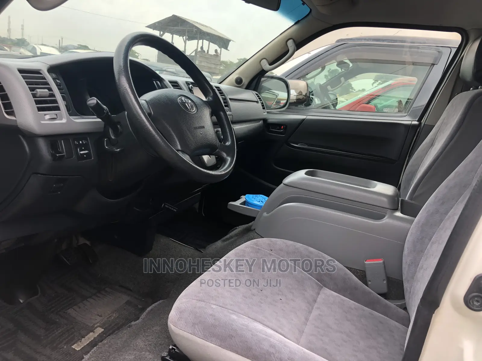Toyota HiAce 2012 White