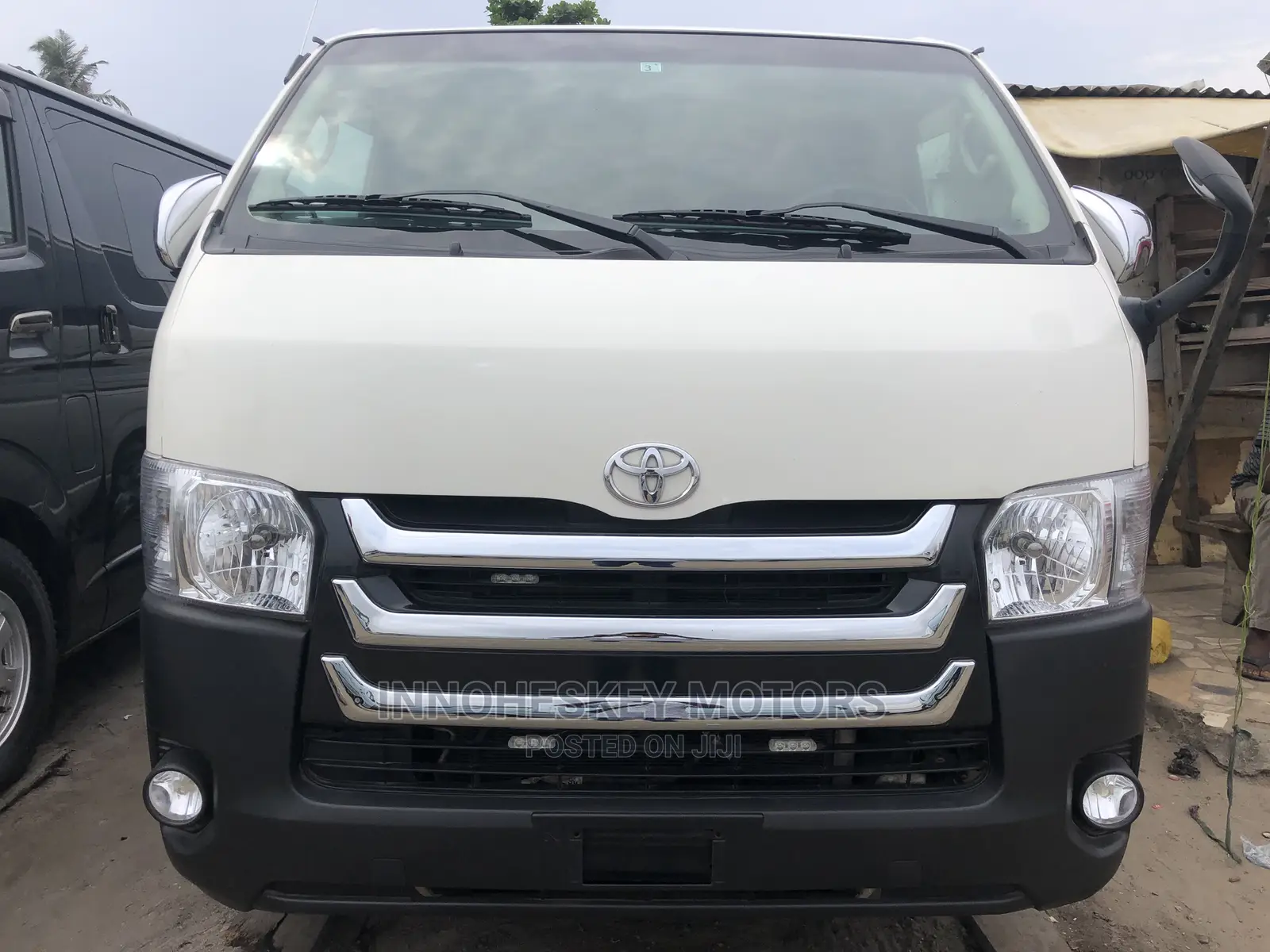 Toyota HiAce 2012 White