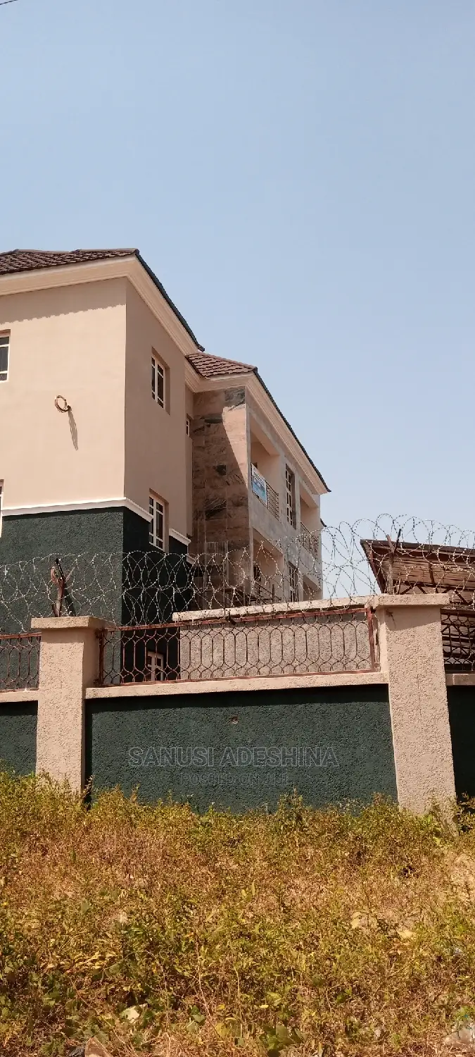 2bdrm Block of Flats in Jahi By Peace for sale
