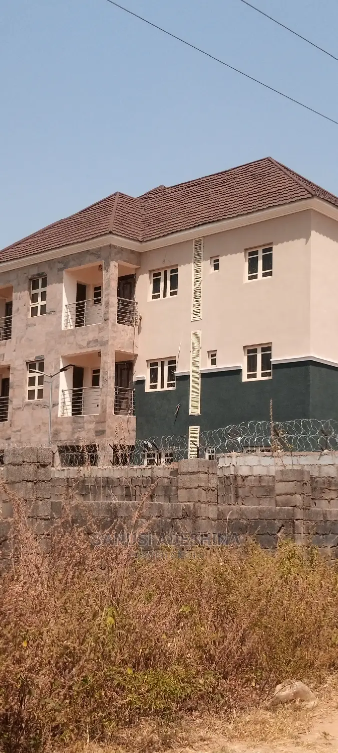 2bdrm Block of Flats in Jahi By Peace for sale