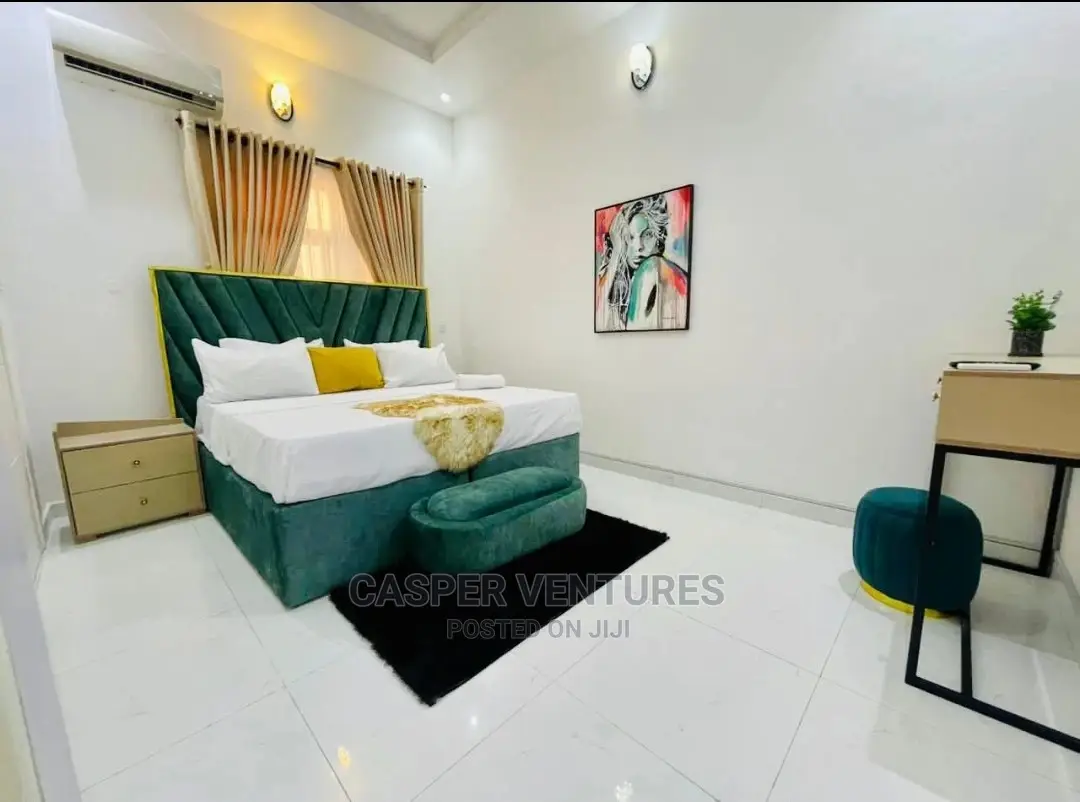 Short Let Posh and Classy 3-Bedroom Apartment in Vi
